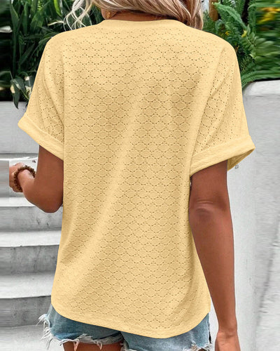 Marceau Toronto | Blouse décontractée à col en V, couleur unie, avec boutons