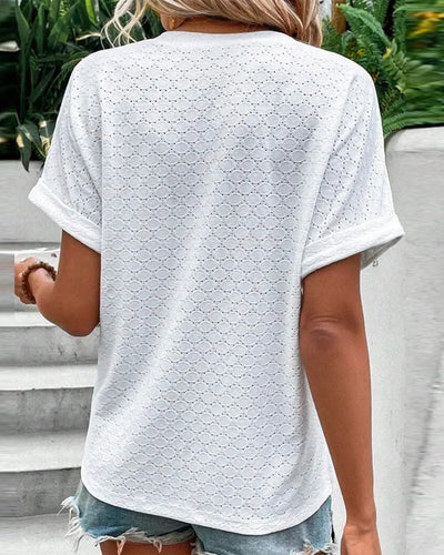 Marceau Toronto | Blouse décontractée à col en V, couleur unie, avec boutons